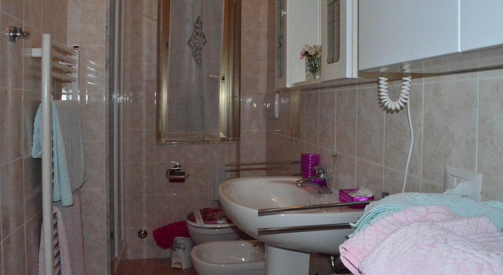 La Casa Delle Rose Room With Air Conditioning La Spezia Luaran gambar