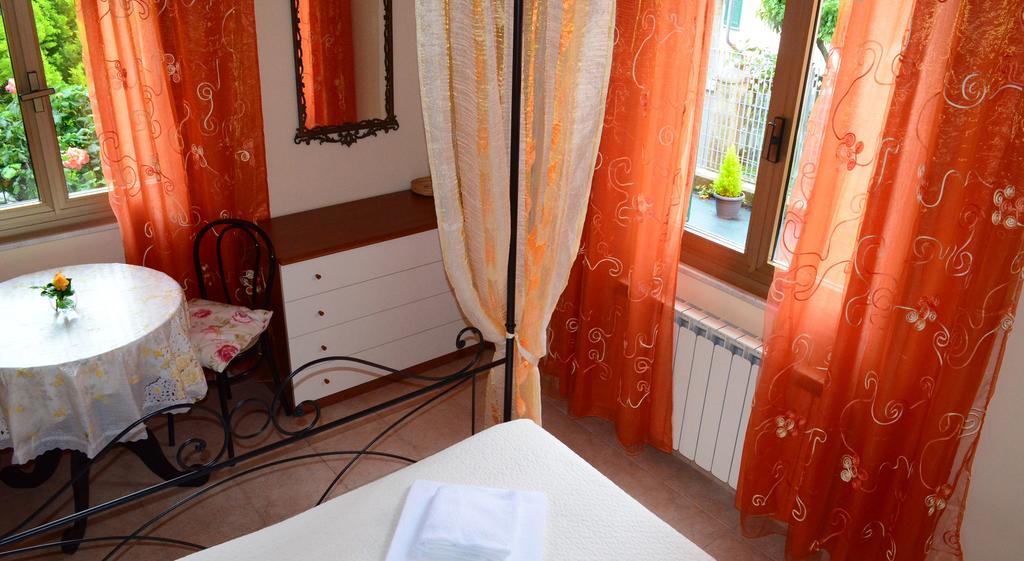 La Casa Delle Rose Room With Air Conditioning La Spezia Luaran gambar